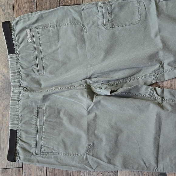 Columbia Olive Green Chinos Relaxed Fit Everyday / Work  Wear Men's Size L - Picture 5 of 7